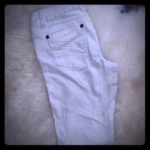 White skinny jeans